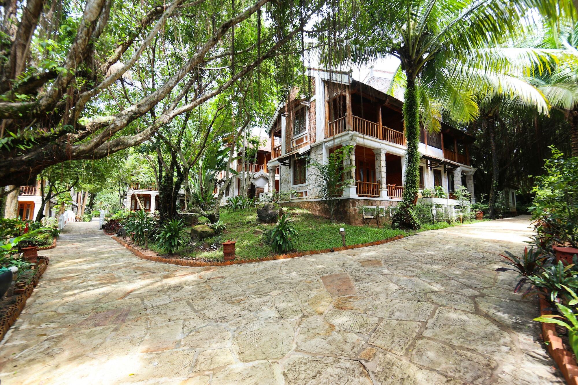 Ancient Village Phu Quoc Resort Buitenkant foto